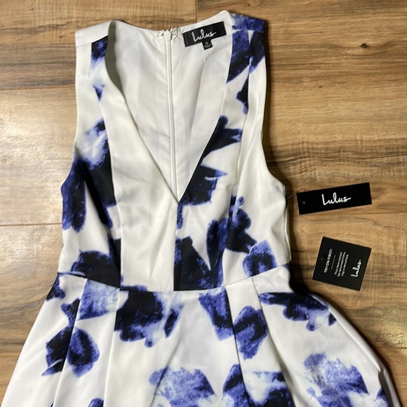 Lulus Seeing Chic Blue and Ivory Print Skater Dress NWT Size S - Picture 8 of 13